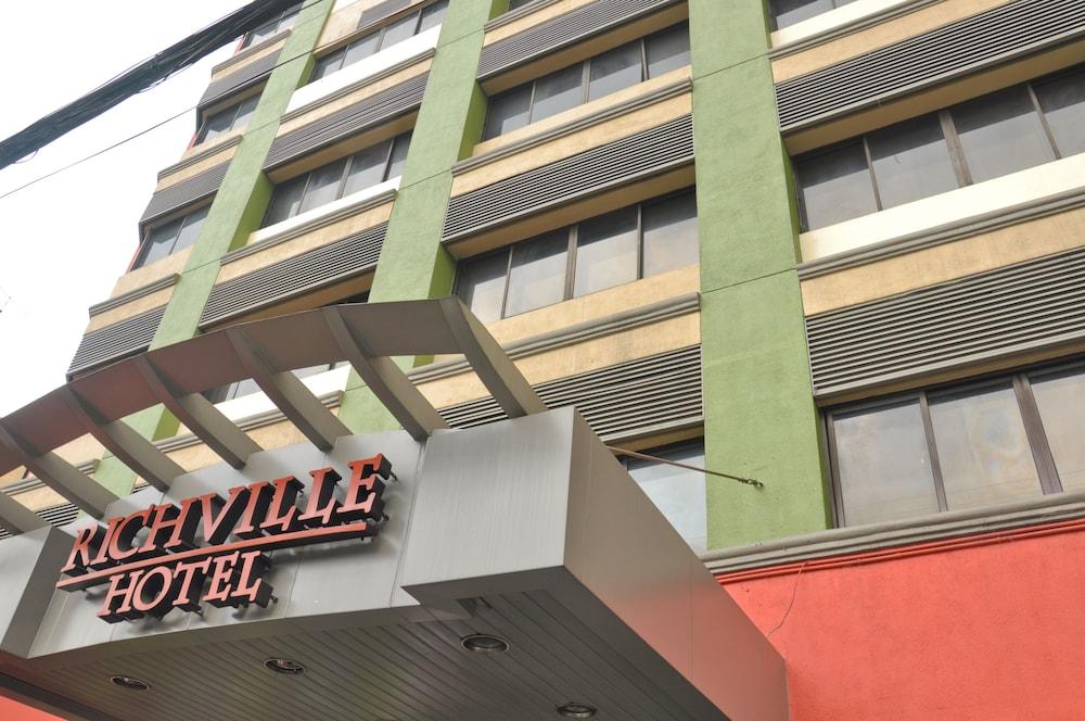 Richville Hotel Mandaluyong Buitenkant foto