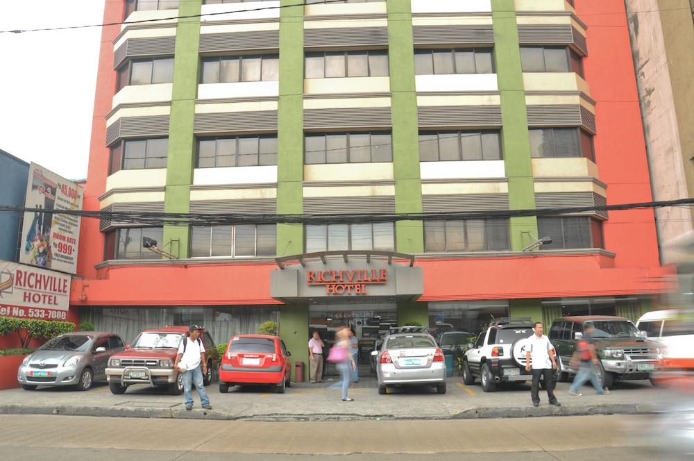 Richville Hotel Mandaluyong Buitenkant foto