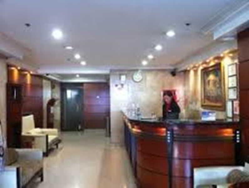 Richville Hotel Mandaluyong Buitenkant foto